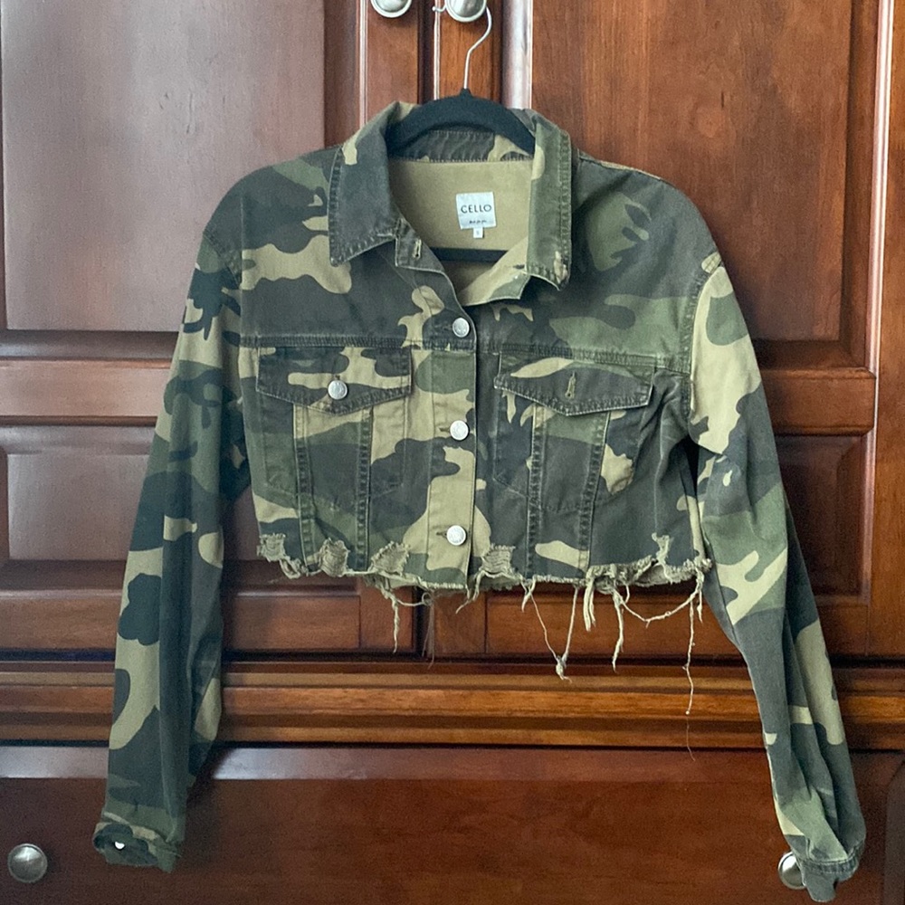 Camo Cropped Denim Jacket